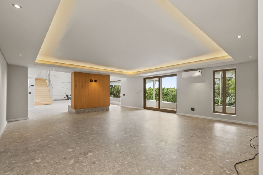 5 Bedroom Property for Sale in Camps Bay Western Cape